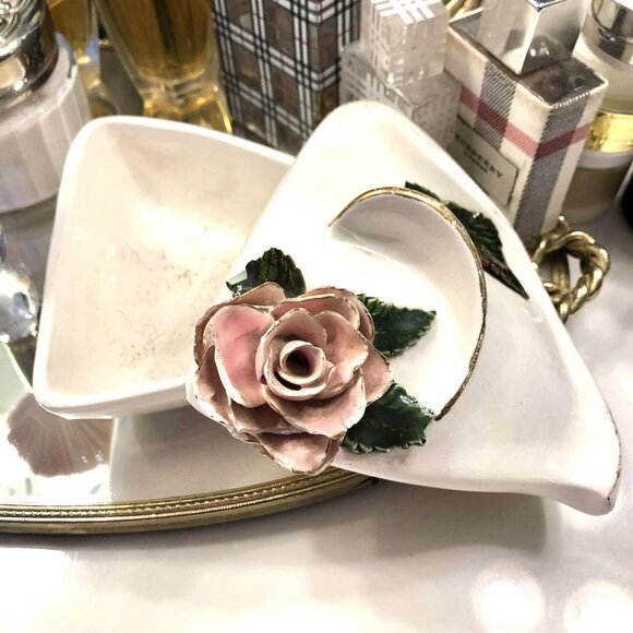 Vintage Capodimonte Style White Porcelain Vanity Powder Box w Rose Figurine Lid - Picture 6 of 10